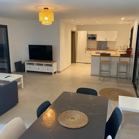 Callinajo , A 1 Min De La Lozari *