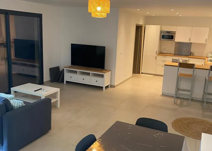 Callinajo , A 1 Min De La Lozari